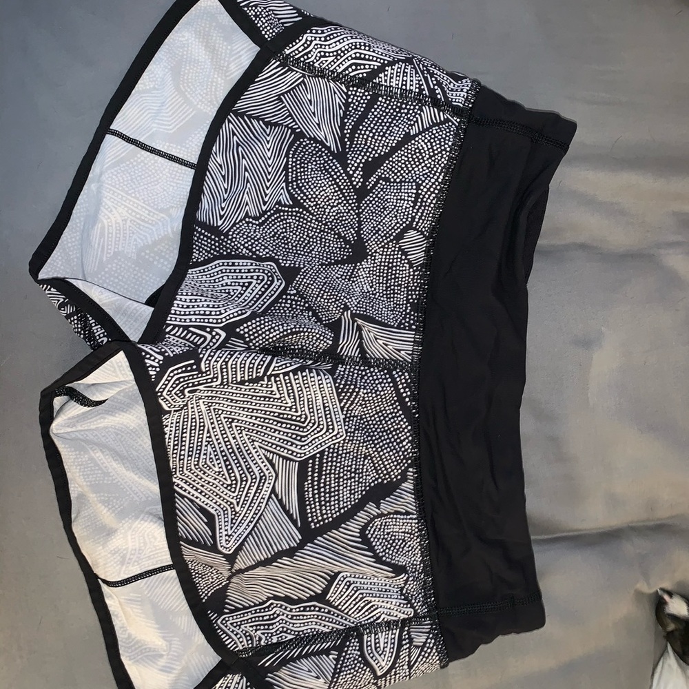 Lululemon Speed Up Shorts 2.5”